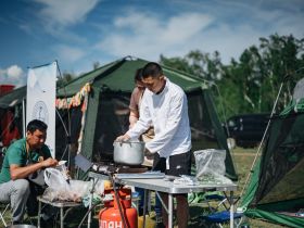 Фоторепортаж с фестиваля-конкурса «Полевая кухня» в Якутске