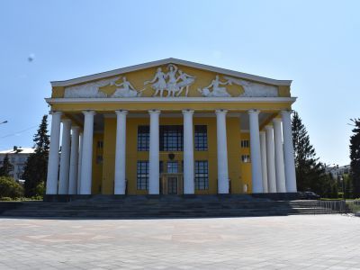 Здание Чувашского государственного академического драматического театра им.К.В.Иванова