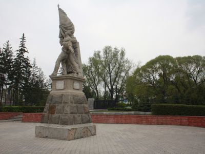 Мемориальный сквер "Памяти борцов революции"
