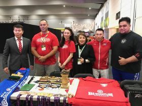 Арнольд Шварценеггер дал старт соревнованиям мас-рестлеров в Австралии