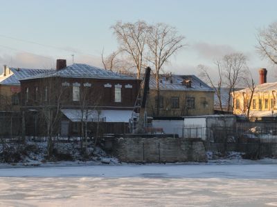 Кран паровой на гранитном основании