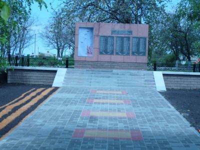 Памятник погибшим советским воинам