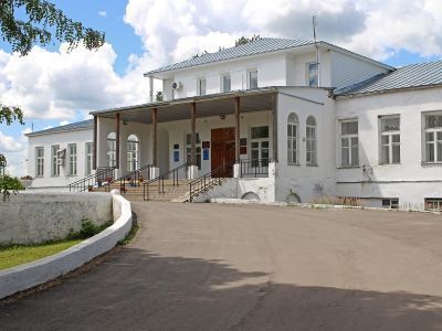 Усадьба Знаменка, где летом 1869 года работал художник Ф.А.Васильев, жил писатель и художник Ксавье де Местр (главный дом, церковь Знамения)