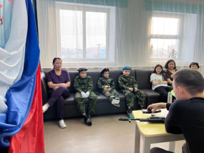 Участник СВО встретился с воспитанниками социально-реабилитационного центра