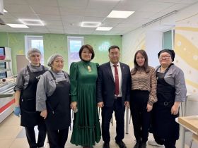 Начальник Управления образования посетил обновленную столовую Табагинской школы