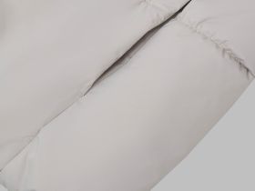 Утепленный жилет с искусственным наполнителем