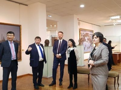 Якутия будет сотрудничать с музеем истории Дальнего Востока и Приморской картинной галереей