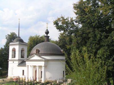 Колокольня кладбищенской церкви Сошествия Святого Духа