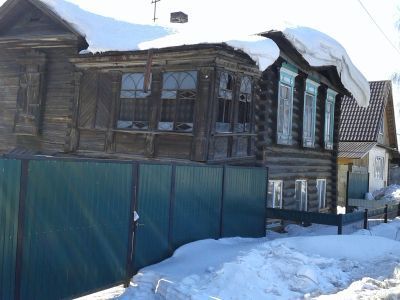 Деревянный резной дом