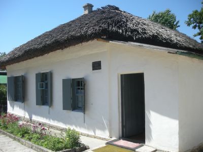 «Домик Лермонтова» и дом, в котором часто бывал Лермонтов Михаил Юрьевич. В домах - музей М.Ю.Лермонтова