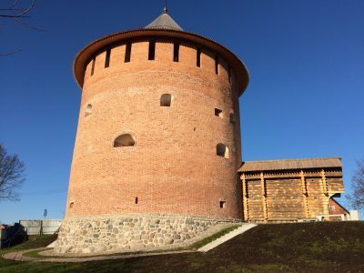 Алексеевская (Белая) башня