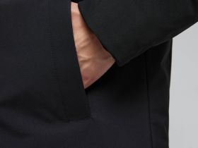 Утепленная куртка с капюшоном