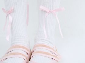 Высокие носки в рубчик с бантами для девочек, Белый