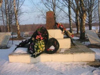 Воинское кладбище воинов Советской Армии, погибших в боях с немецко-фашистскими захватчиками в период Великой Отечественной войны 1941-1945 гг.