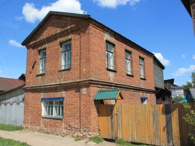 Дом жилой с лавкой