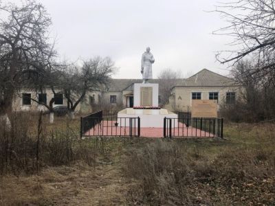 Братская могила воинов Советской Армии, погибших в период Великой Отечественной войны