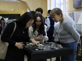 В Якутске музей геологии провел «Ночь в музее» для школьников с квестами и испытаниями