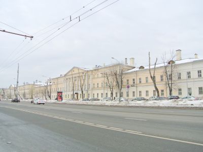 Три корпуса казарм