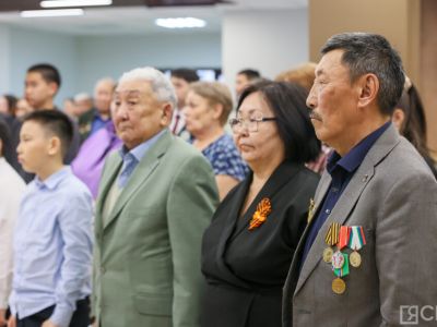 В Якутии вручили медали «Отец солдата» и передали награды родственникам павших бойцов СВО