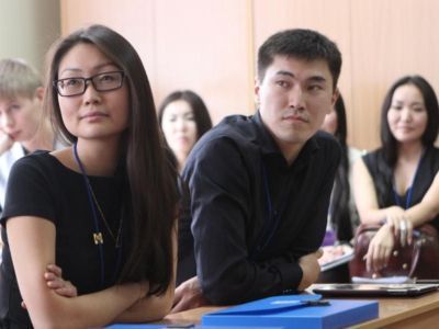 В Якутске начинает работу республиканская приемная комиссия по набору абитуриентов в вузы РФ