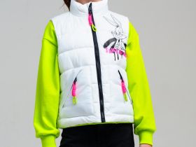 Жилет текстильный с полиуретановым покрытием для девочек