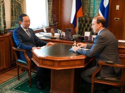 Строительство малой АЭС в Усть-Янском районе обсудили глава Якутии и президент «Русатом Оверсиз»