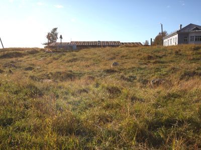 Территория монастырского кладбища с Церковью Преподобного Онуфрия Великого и оградой