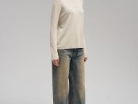 Легкий базовый джемпер прямого кроя