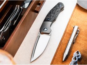 Складной нож Boker Collection 2025, сталь MagnaCut, рукоять титан/карбон