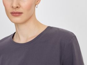 Футболка с узлом