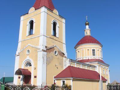 Трехсвятительская церковь