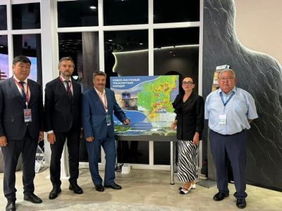 ВЭФ-2024: Игорь Левитин провел рабочую встречу с руководством «Железных дорог Якутии»