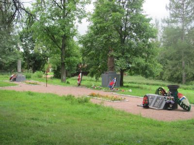 Братская могила борцов за установление советской власти