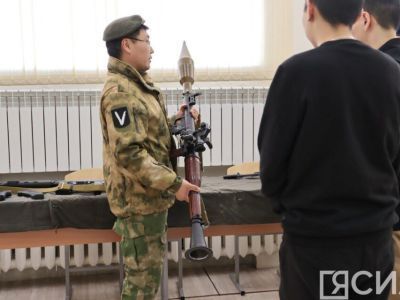 В Якутске представители девяти военных вузов провели профориентационные мероприятия для учащихся