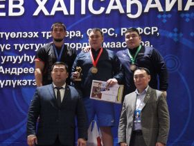 В Усть-Алданском улусе выявили победителей турнира по хапсагаю памяти Иннокентия Халдеева