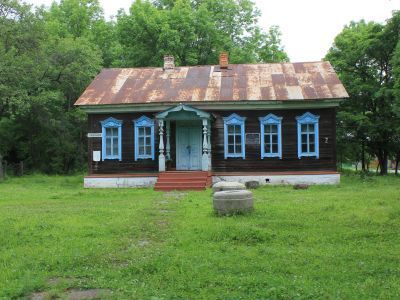 Здание, в котором в 1921-1922 гг. размещался штаб партизанских отрядов Ольгинского уезда