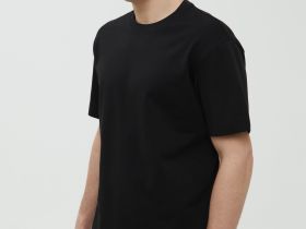 Базовая футболка из хлопка прямого силуэта