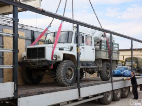 «Техника и 10 тонн посылок»: из Якутии отправили рейс с гуманитарным грузом для участников СВО