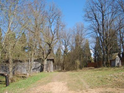 Остатки регулярного парка с искусственными прудами