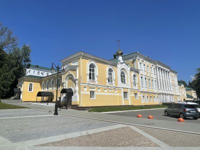 Архиерейский дом