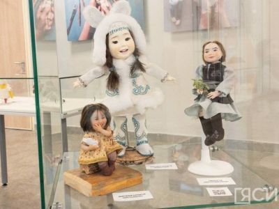 В Якутске открылась выставка авторских кукол Хаарчааны Баппагай и ее учеников