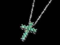 Подвеска из белого золота с изумрудами э4778пд06174800