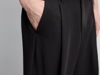 Чёрные брюки Straight с защипами Глория Джинс