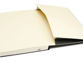 Записная книжка в линейку Moleskine "Classic" Large, обложка красная