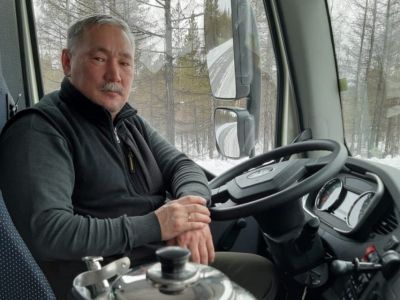 Якутский дальнобойщик рассказал о нелегком труде, общественной активности и дорожных приключениях
