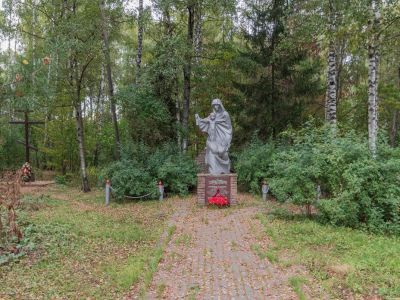 Братская могила советских воинов, 1941-1942 гг.