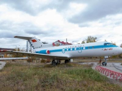 В Якутске обновили самолеты-памятники Ан-24 и Як-40