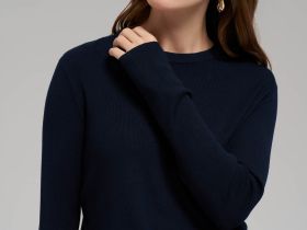 Легкий базовый джемпер прямого кроя