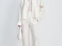 Ветровка с воротником-стойкой