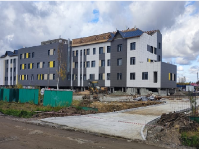 Больничный комплекс с поликлиникой в Усть-Мае готов на 76%